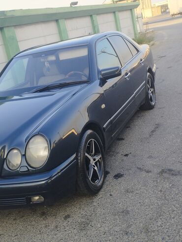 Mercedes-Benz: Mercedes-Benz E 280: 2.8 l | 1998 il Sedan — 9