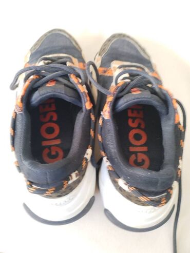 Women's Sneakers and athletic shoes: 38 — 10