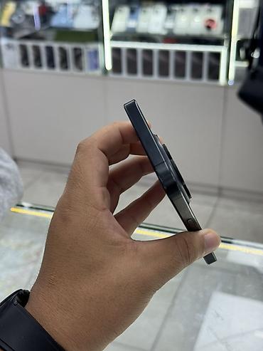 apple 13 pro max: IPhone 15 Pro, Б/у, 1 ТБ, Black Titanium, Зарядное устройство, Защитное стекло, Чехол, 89 % — 3