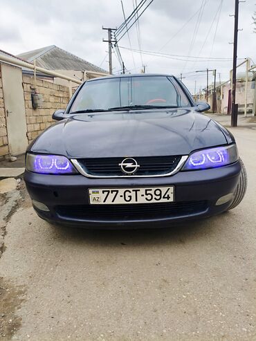 Opel: Opel Vectra: 1.8 l | 1996 il 530000 km Sedan — 9