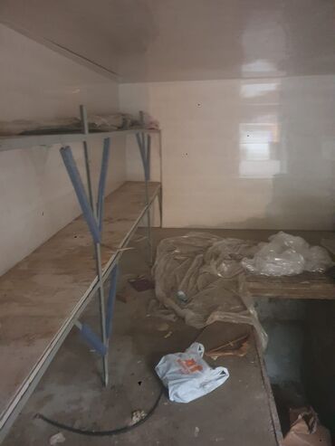 Kirayə qaraj: Qaraj/usta təmiri üçün yer - Dəmir qapılı, yerüstü qaraj tipi sahə - — 7