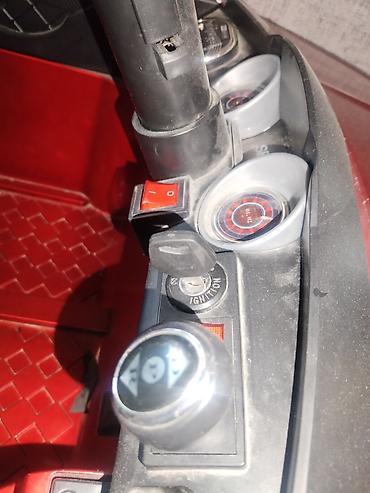 Uşaq dünyası: Uşaq üçün elektrikli minik avtomobili – Mercedes üslubunda, qırmızı — 2