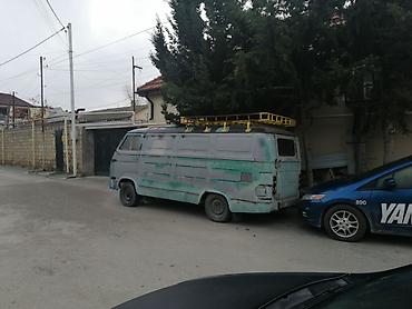 panorama maşın: Sovet istehsalı köhnə tip yük/miniven avtomobili. Xüsusiyyətlər: - — 2