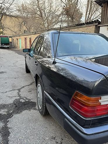 Mercedes-Benz: Mercedes-Benz W124: 1990 г., 2.3 л, Механика, Бензин, Седан — 10