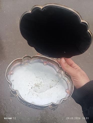 qumu: Gümüşü rəngdə dekorativ metal qutu - Material: tökmə metal, gümüşü — 2