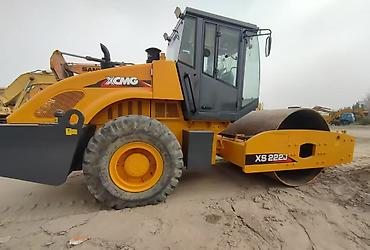 кран xcmg: Каток XCMG XS222J - Тип: вибрационный дорожный каток с одним гладким — 3