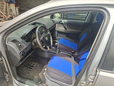 6 дыр: Volkswagen Polo: 2009 г., 1.6 л, Кол менен иштөөчү, Бензин, Хетчбек — 8