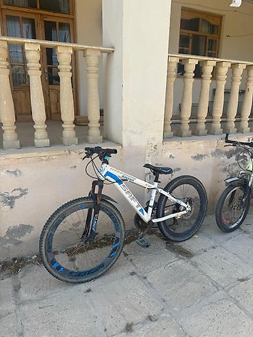 İdman velosipedləri: SAFT markalı velosipedlər. Şəkillərdə iki fərqli velosiped görünür — 2