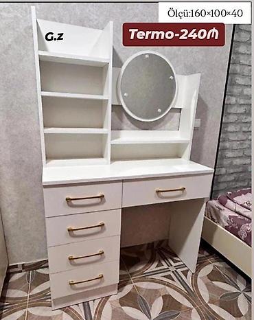 Ağ rəngdə kosmetik masa və rəfli güzgü dəsti. Xüsusiyyətlər: - lalafo.az -da Ağ rəngdə kosmetik masa və rəfli güzgü dəsti. Xüsusiyyətlər: -