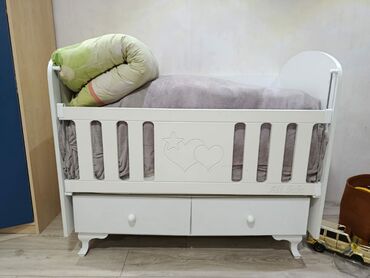 Oğlan və qız üçün, İşlənmiş, Dördbucaq, Beşik, Matras ilə, Yellənmə mexanizm ilə