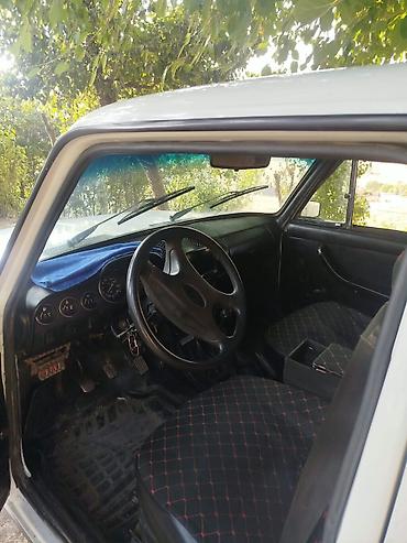 VAZ (LADA): VAZ 2106 sedan – ağ rəng, 4 qapı, arxa ötürücülü klassik model — 5