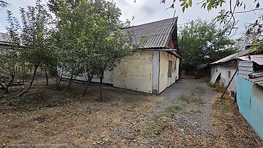 Үйлөрдү сатуу: 3 бөлмө, 65 м², 4 соток, Бишкек, Аламедин базары Менчик ээси — 7