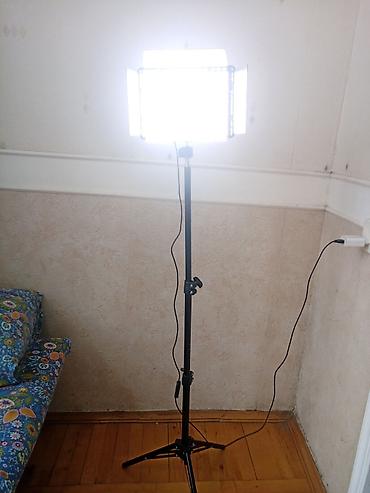 led işıq tripod: Video və foto çəkilişləri üçün LED işıq paneli stativlə birlikdə — 2
