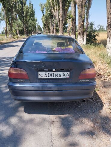 Toyota: Toyota Avensis: 2002 г., 1.8 л, Механика, Бензин, Хэтчбэк