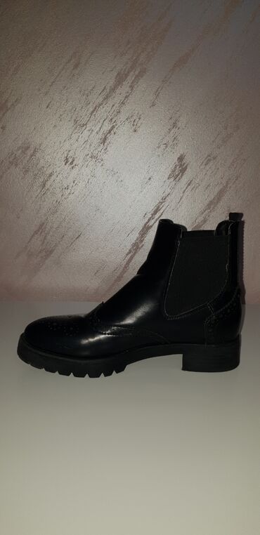 Gležnjače: Gležnjače, 38 — 13