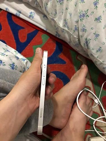 Смартфон Apple iPhone 13, цвет белый (Starlight). Оригинальный корпус