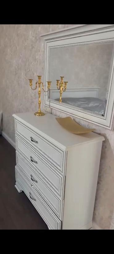 usaq kravati quba: Klassik üslubda yataq otağı mebel dəsti Tərkibi: - 4 qapılı iri şkaf — 3