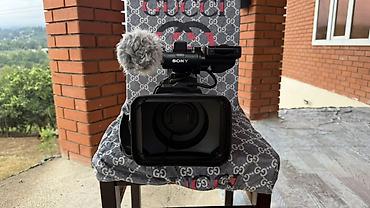 ses yazan cihaz: Sony HXR-MC2000 peşəkar videokamera Xüsusiyyətlər: - G seriyalı lens — 5
