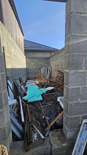 Продажа коттеджей и домов: 🏠 Срочно продаётся дом в Ак-Ордо 3 📐 Площадь дома: 50 м² 🌿 Участок: 4 — 9