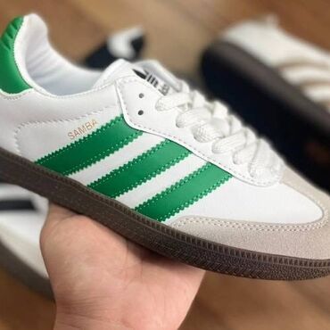 Patike: Adidas Samba patike

Novo
Brojevi 36 do 41

fb Moja Kupovina 1 — 10