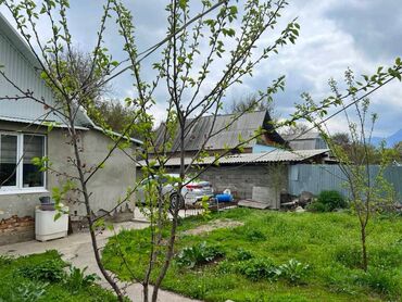 сдаю комнату на долгий срок: Дача, 50 м², 3 комнаты, Агентство недвижимости, Косметический ремонт