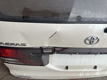 ист тайота: Крышка багажника Toyota 2003 г., Б/у, цвет - Белый,Оригинал
