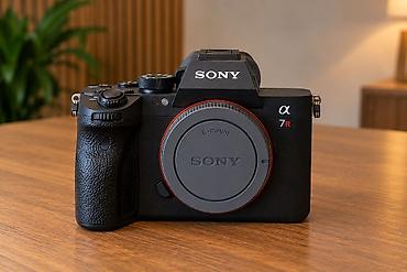 sony 85mm: 🔥 Sony A7R V — Peşəkar foto set 3 Obyektivlə Birlikdə — 5 900 AZN — 2