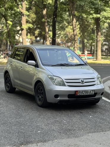 Toyota: Toyota ist: 2003 г., 1.3 л, Автомат, Бензин, Хэтчбэк