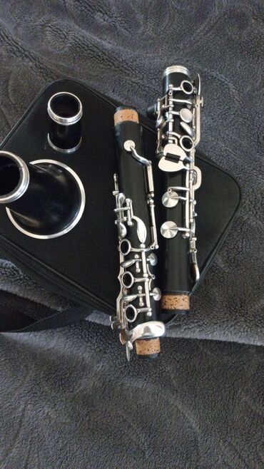 Пианино: B klarnet – klassik 5 hissəli komplekt: - Yuxarı və aşağı gövdə, boğaz