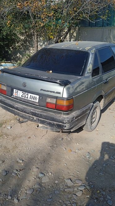 скутеры новые: Volkswagen Passat: 1989 г., Механика, Седан