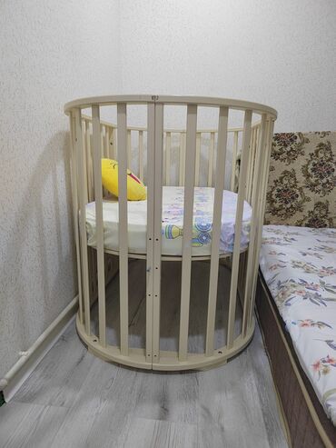 Məişət məhsulları: Uşaq beşiyi – çevrilə bilən oval model - Material: ağac (krem