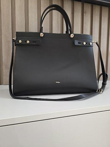Çantalar: Furla qadın çantası – klassik qara rəng - Material: hamar dəri - — 1