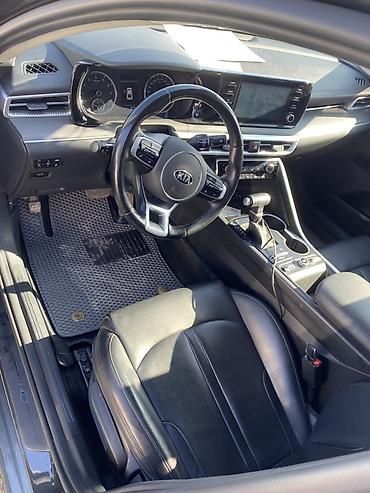 Другие детали салона: Kia K5 — интерьер и оснащение - Центральная консоль с селектором — 8