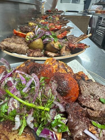 Sifarişlə hazır yeməklər: Salam mən iş axtarıram 15ildən artıq iş təcrübəm var marağlananlar — 3