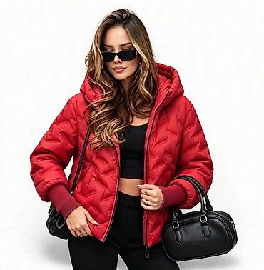 tn nike buzz: Ženska kratka puffer jakna sa kapuljačom - Model: kraći kroj do — 2