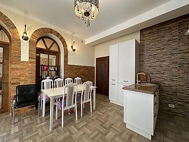 Долгосрочная аренда домов: 280 м², 6 комнат — 4