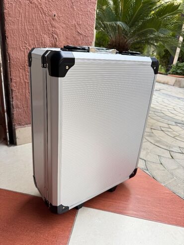 Quru inşaat materialları: Yeni Açar dəsti