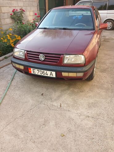 volkswagen венто: Volkswagen Vento: 1995 г., 1.6 л, Механика, Бензин, Седан