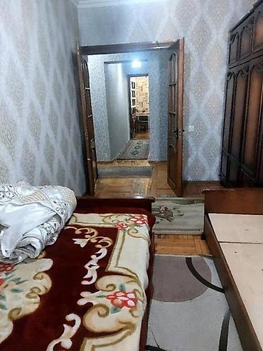 merdekanda ucuz kiraye evler gunluk: Bakı, Yasamal, 4 otaqlı, Köhnə tikili, m. İnşaatçılar, 100 kv. m — 1
