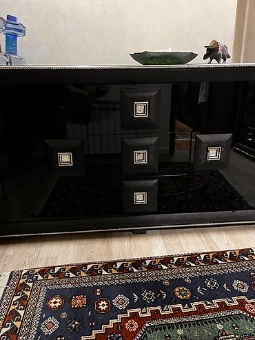 Qonaq otağı üçün dəst – vitrin şkaflar və TV tumbası - Rəng: qara lalafo.az -da Qonaq otağı üçün dəst – vitrin şkaflar və TV tumbası - Rəng: qara