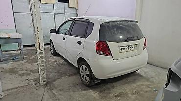 машины с российскими номерами: Chevrolet Aveo: 2005 г., Механика, Бензин, Хэтчбэк — 8