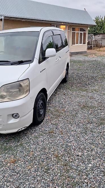 Toyota: Toyota Noah: 2003 г., Автомат, Бензин, Минивэн — 3