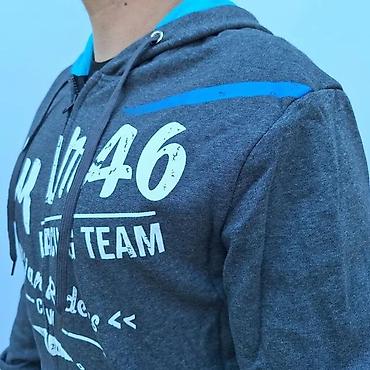 vans duks: Muška dukserica u tamno sivoj boji sa kapuljačom i dugim rukavima — 10