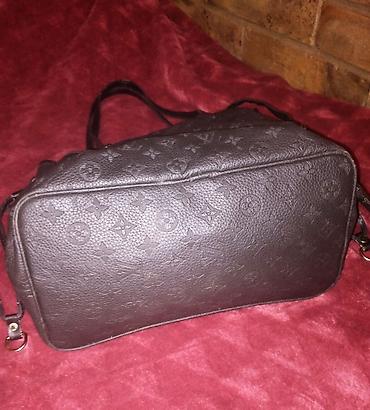 lv torbice: Torba nošena par puta Louis Vuitton — 2
