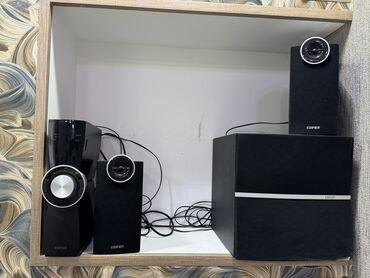 səs sistemi: Edifier C2XD modeldir.Səs sistemi.2ədəd kalonka və 1ədəd subwoofer ve