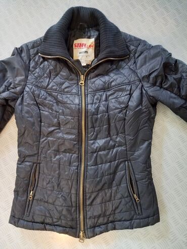 crna zimska jakna: Prodajem kracu jaknu, vel.S