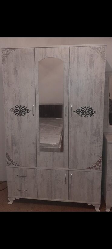 Dolablar: Yeni, 3 qapılı Düz dolab, Dolab-asılqan, Azərbaycan — 21