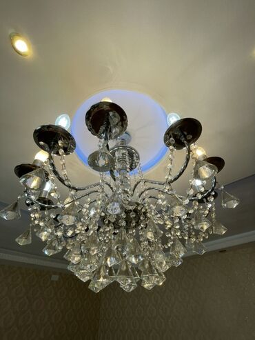 Pərdə və jalüzlər: Çılçıraq, 10 və daha çox lampa, Xrustal