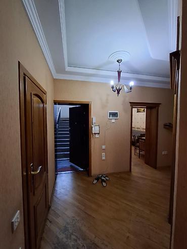 kira evler: Merkezde. Elmler metrosunun duz cixisinda,Huseyn Cavid praspektinde — 3