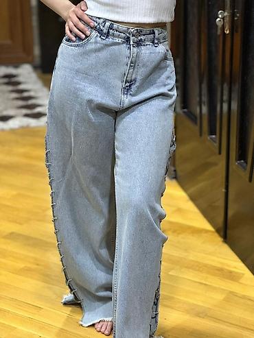 jeans: Qadınlar üçün geniş kəsimli zəncir detallı cins şalvar - Rəng: açıq — 1
